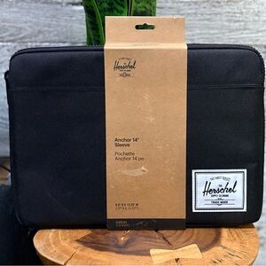 Herschel | NWT Anchor 14" Laptop Sleeve - Fits Macbooks - Black